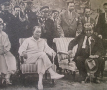 Yunus Nadi Kemal Atatürk cumhuriyet gazetesi karikatürleri